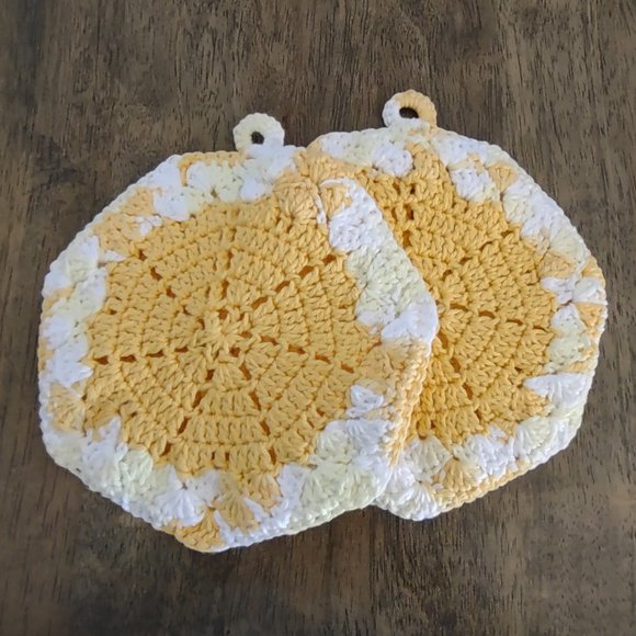 Handcrafted Crochet Potholders/trivets - Set of 2 - Picture 1 of 4